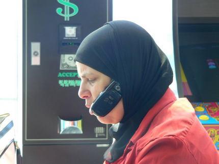 Hotline bonjour ! - cell phone