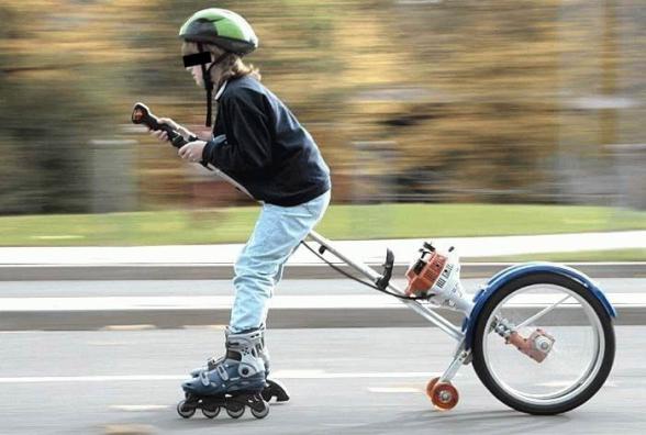 Sympa les rollers avec un moteur au cul - cool sport