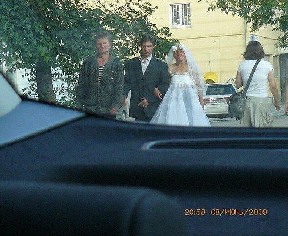 Elle est bien jolie cette mariee ! lol - une grand pere en robe de mariee