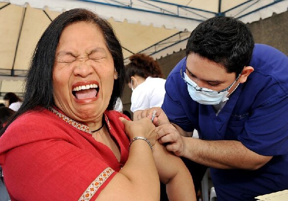 Oh la gueule lol - vaccin elle pleure comme un bebe pour une piqure